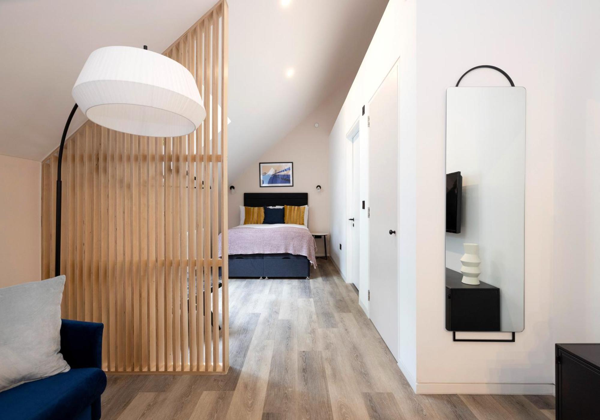 Charming Studios Near Holyrood Park & Calton Hill Эдинбург Номер фото