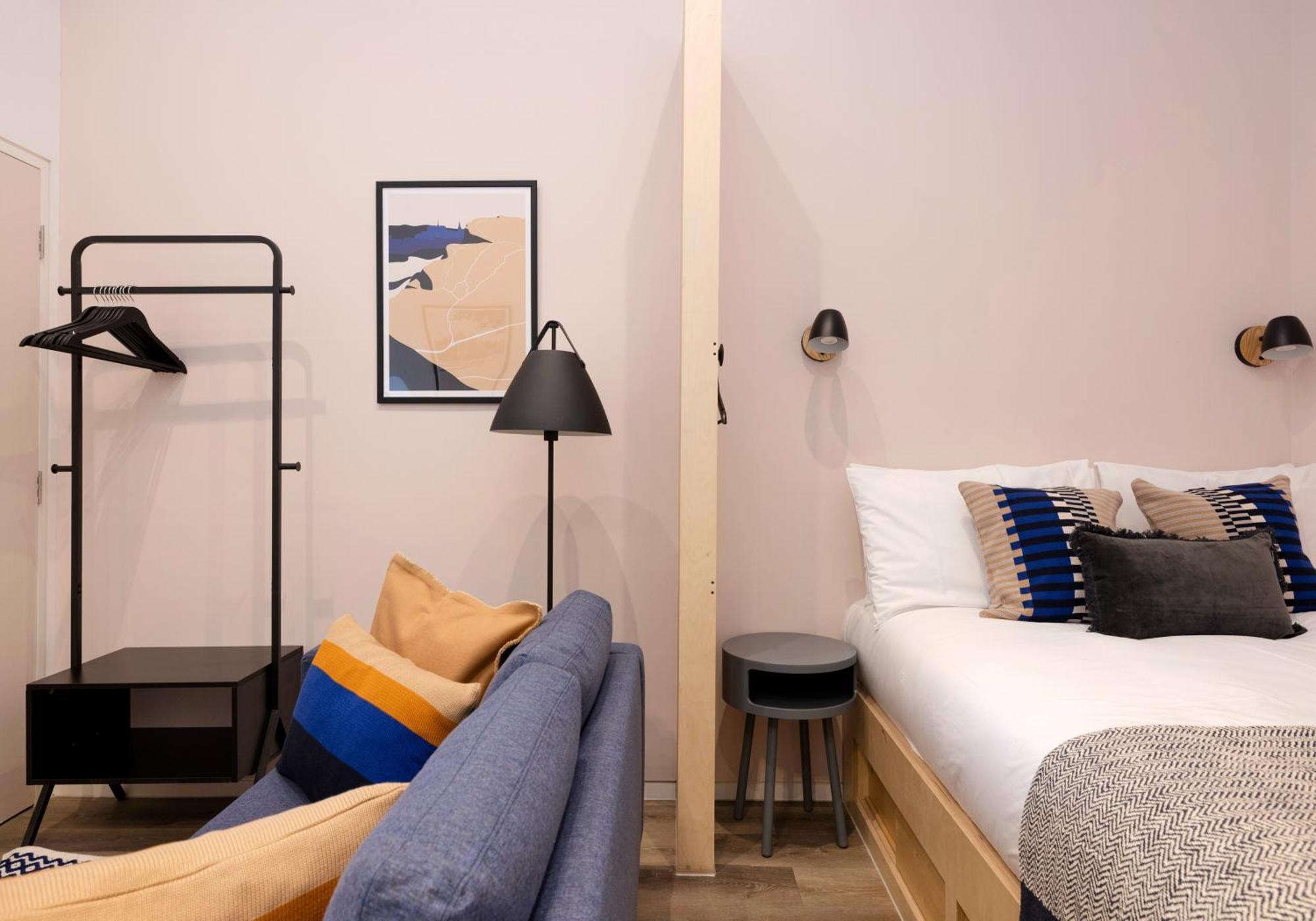 Charming Studios Near Holyrood Park & Calton Hill Эдинбург Номер фото