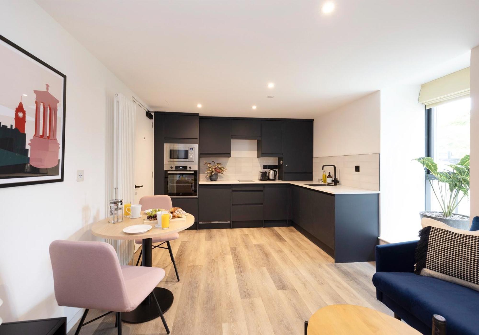 Charming Studios Near Holyrood Park & Calton Hill Эдинбург Номер фото