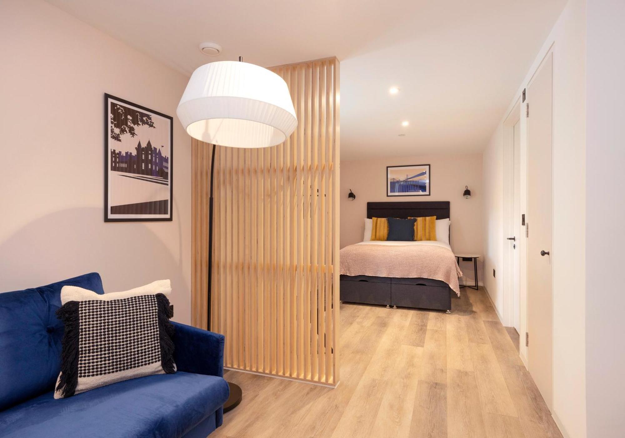 Charming Studios Near Holyrood Park & Calton Hill Эдинбург Номер фото