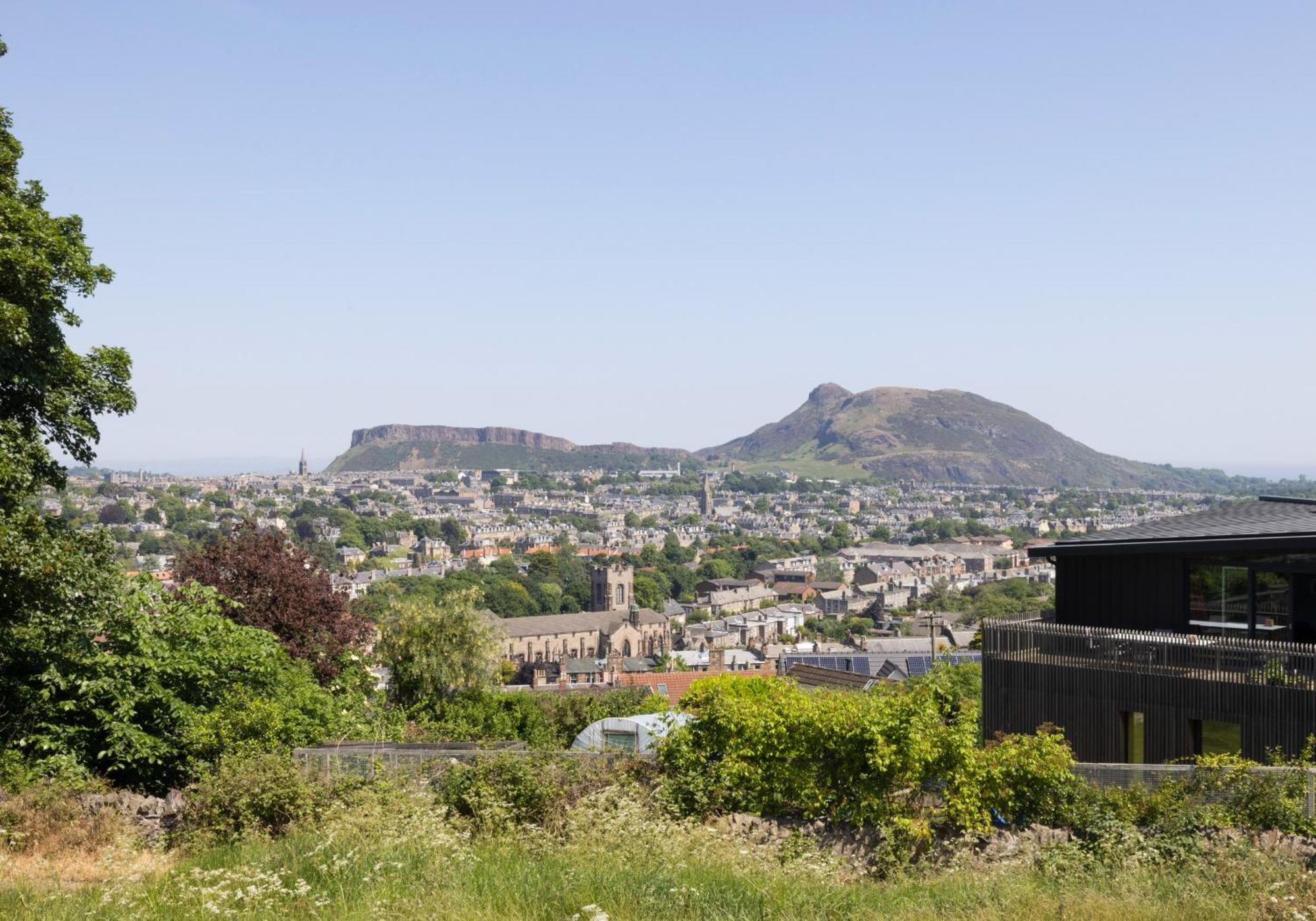 Charming Studios Near Holyrood Park & Calton Hill Эдинбург Номер фото