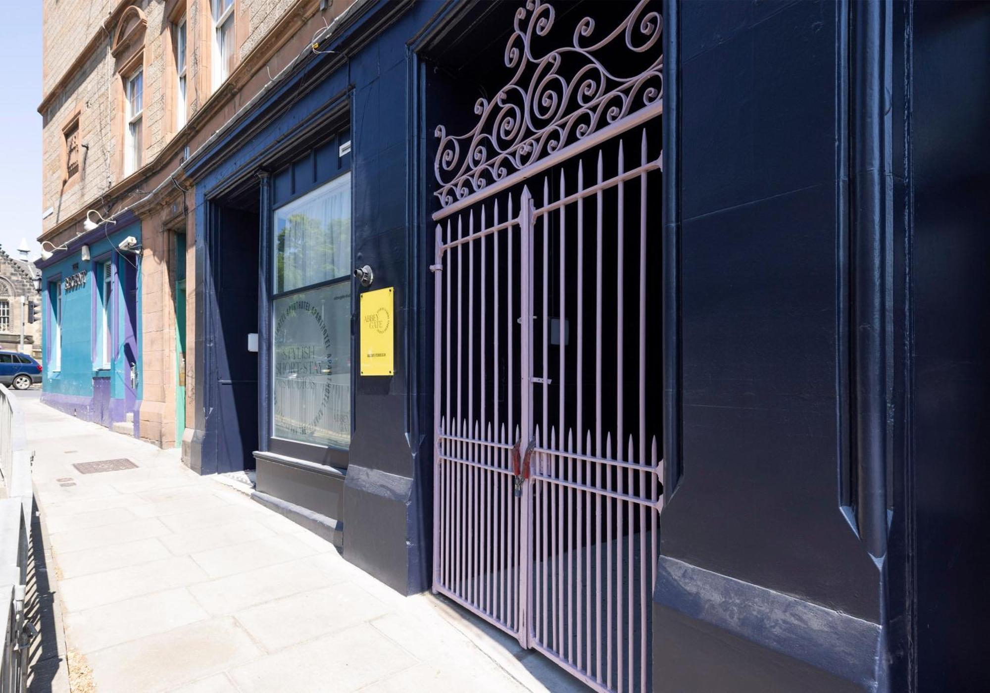 Charming Studios Near Holyrood Park & Calton Hill Эдинбург Номер фото