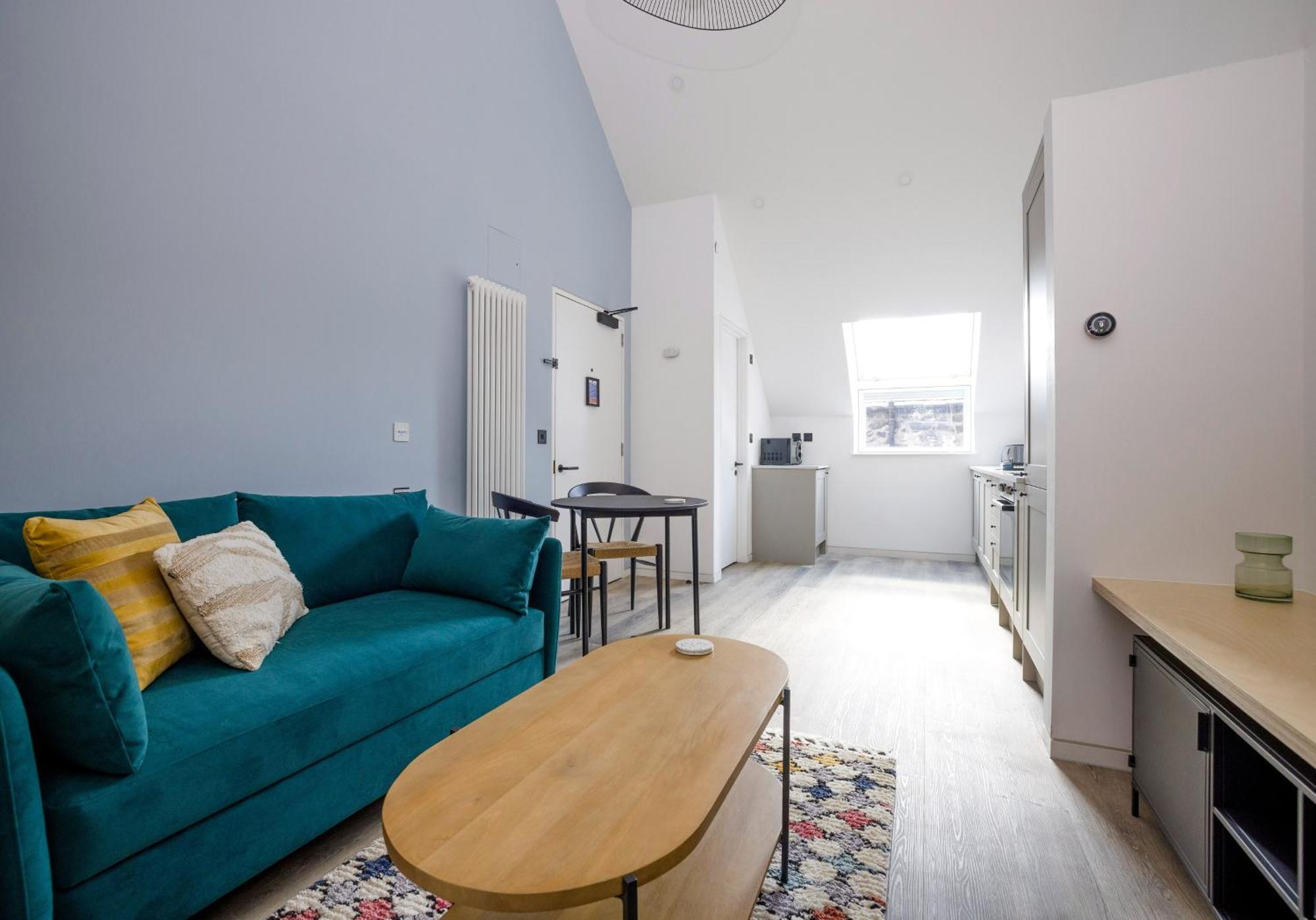 Charming Studios Near Holyrood Park & Calton Hill Эдинбург Номер фото
