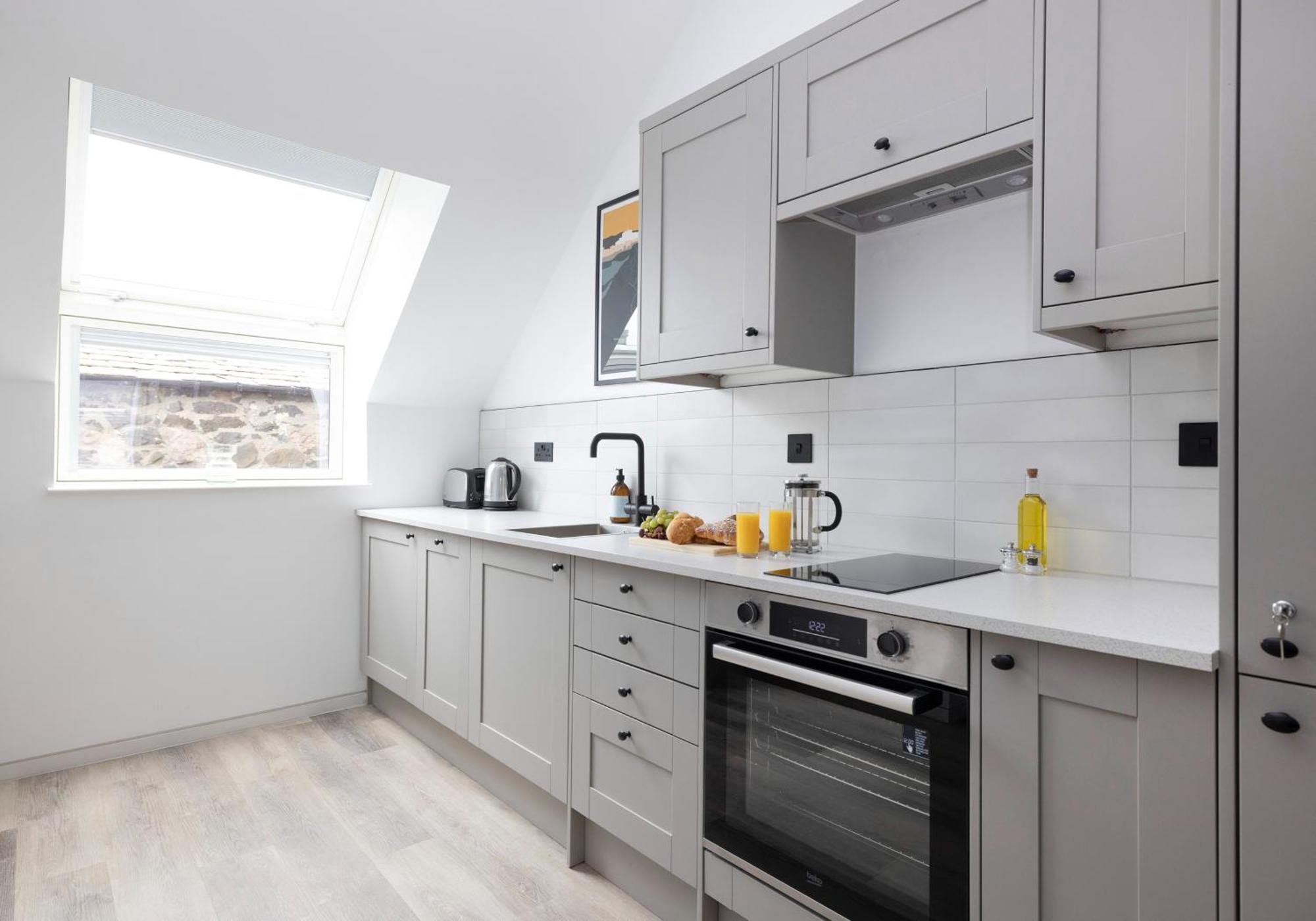 Charming Studios Near Holyrood Park & Calton Hill Эдинбург Номер фото