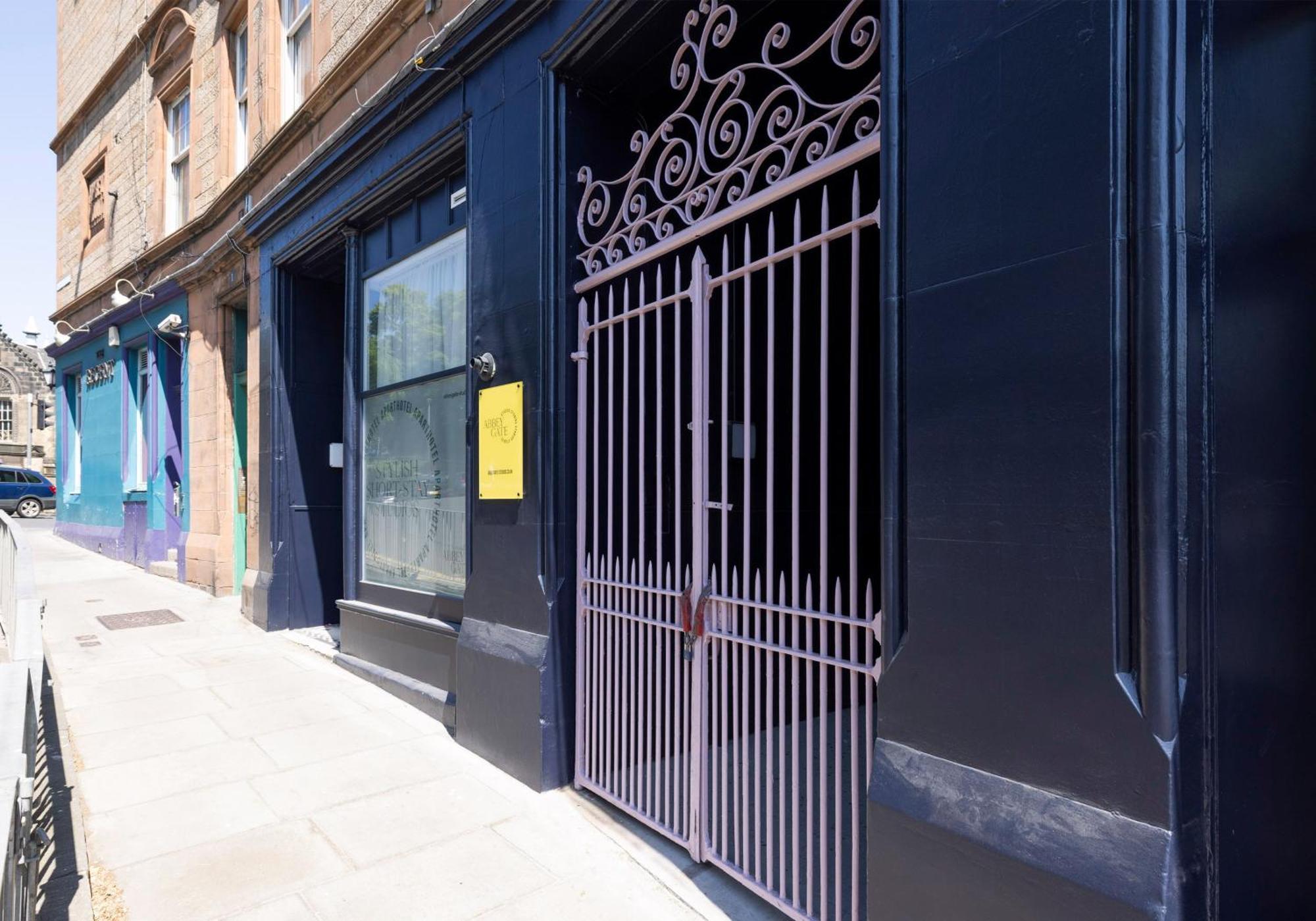 Charming Studios Near Holyrood Park & Calton Hill Эдинбург Номер фото