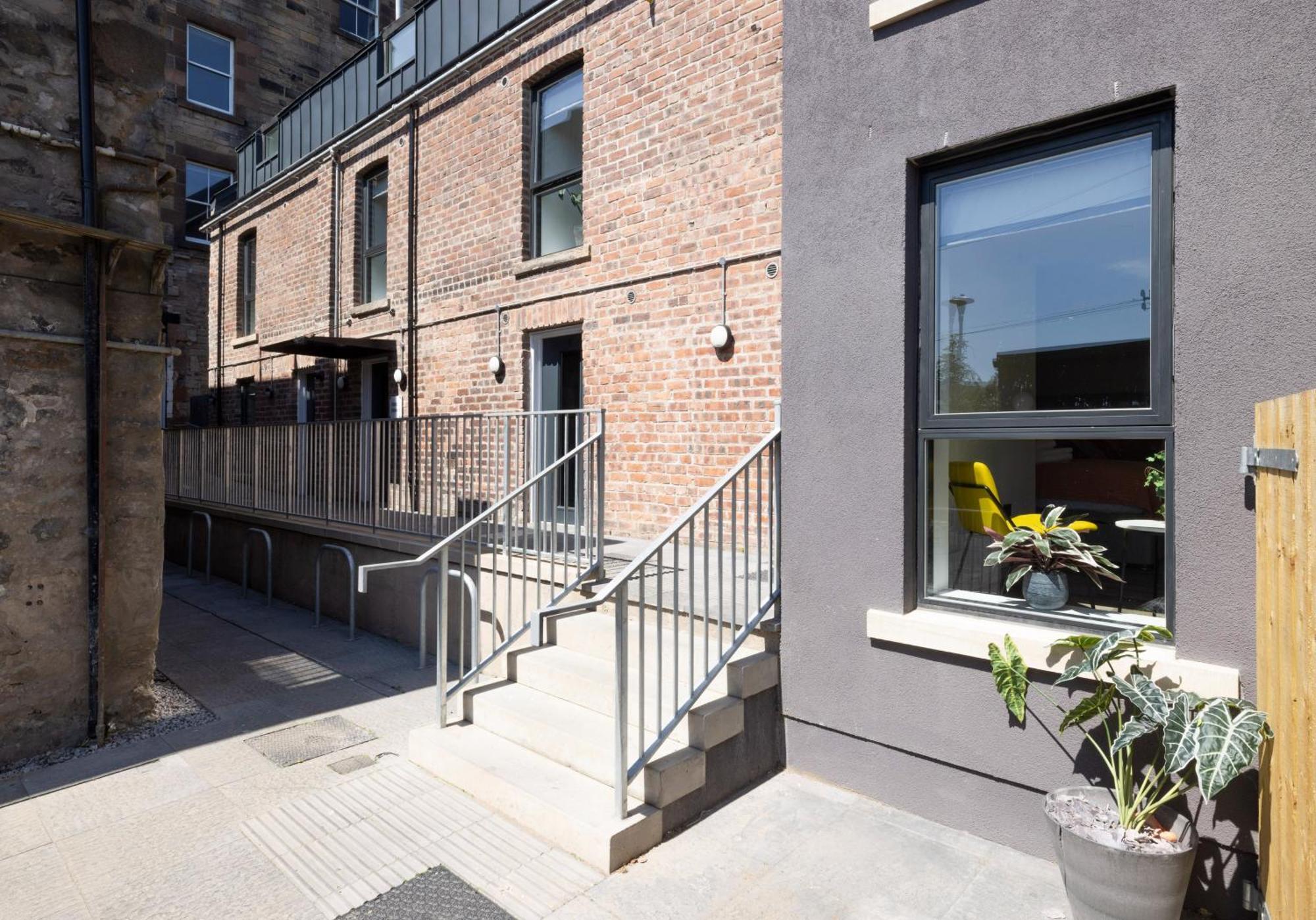 Charming Studios Near Holyrood Park & Calton Hill Эдинбург Номер фото