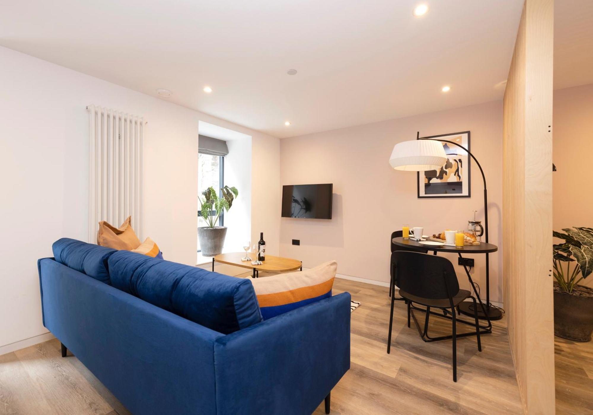 Charming Studios Near Holyrood Park & Calton Hill Эдинбург Номер фото