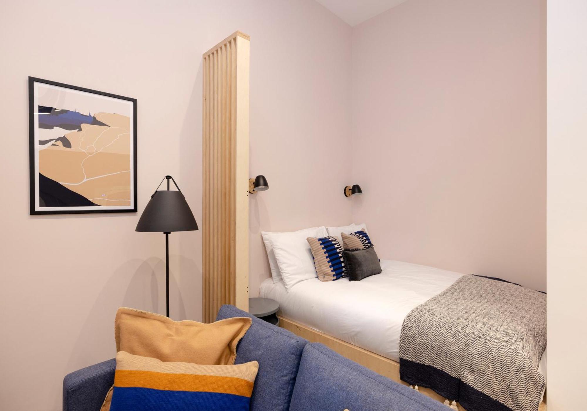 Charming Studios Near Holyrood Park & Calton Hill Эдинбург Номер фото