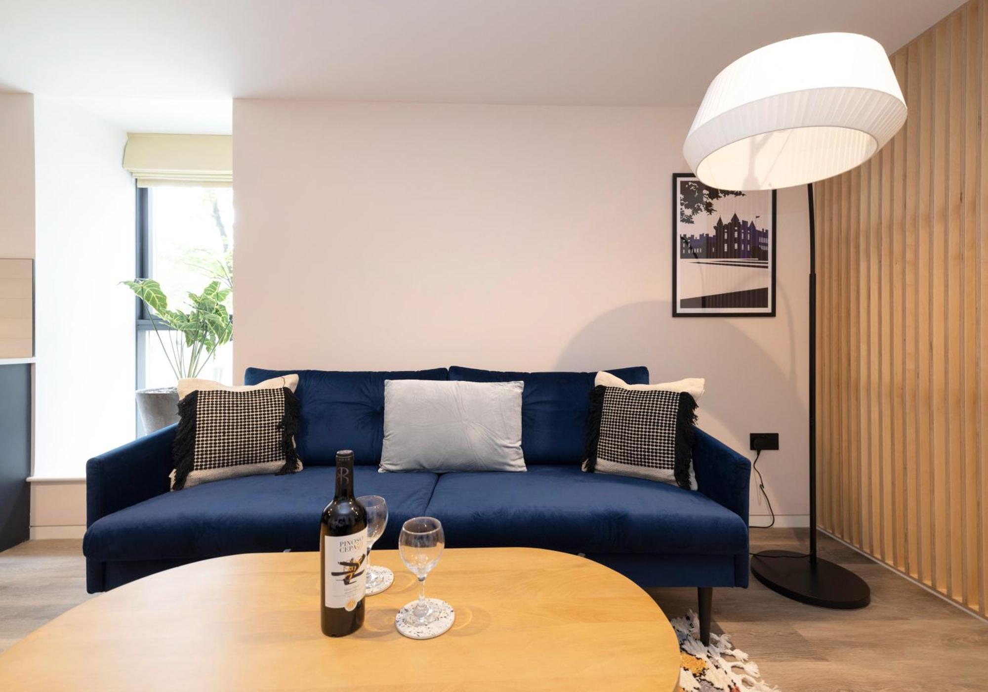 Charming Studios Near Holyrood Park & Calton Hill Эдинбург Номер фото